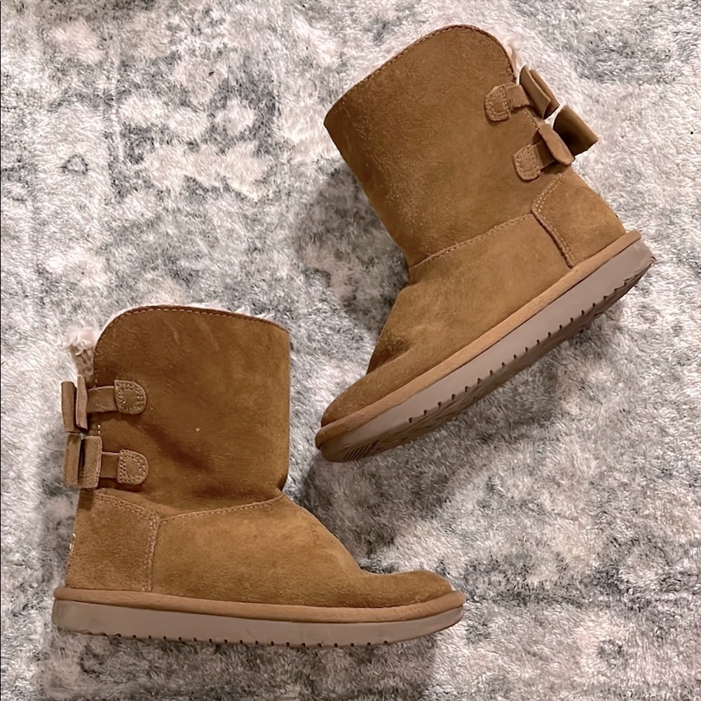 Koolaburra Tan Suede Boots with Bow Accent